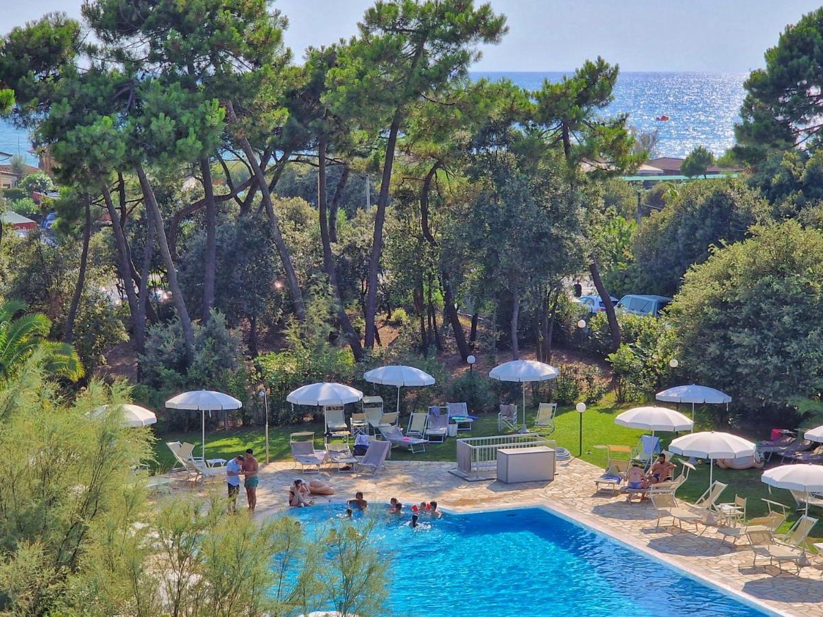 Hotel Villa Elsa مارينا دي ماسا المظهر الخارجي الصورة