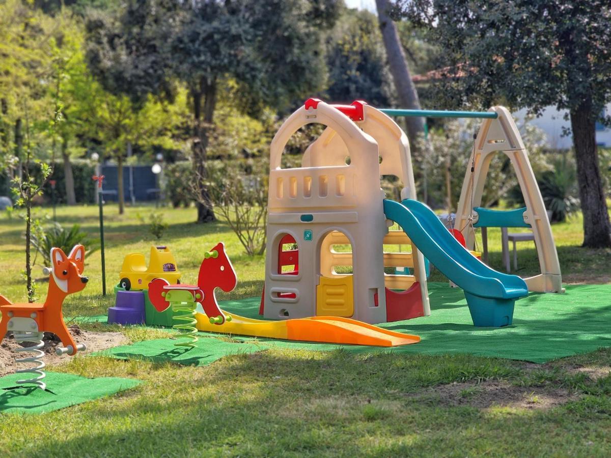 Hotel Villa Elsa مارينا دي ماسا المظهر الخارجي الصورة