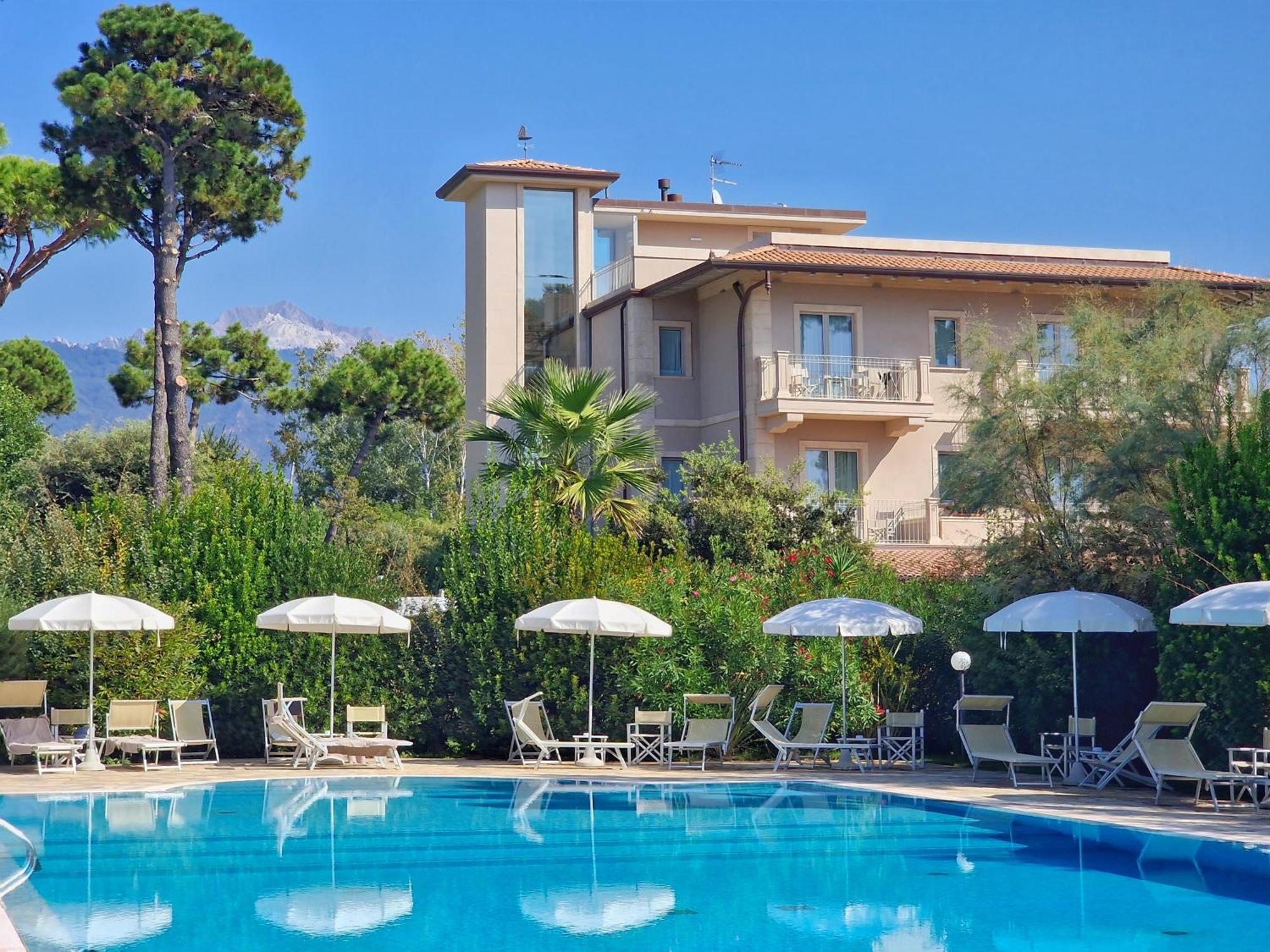 Hotel Villa Elsa مارينا دي ماسا المظهر الخارجي الصورة