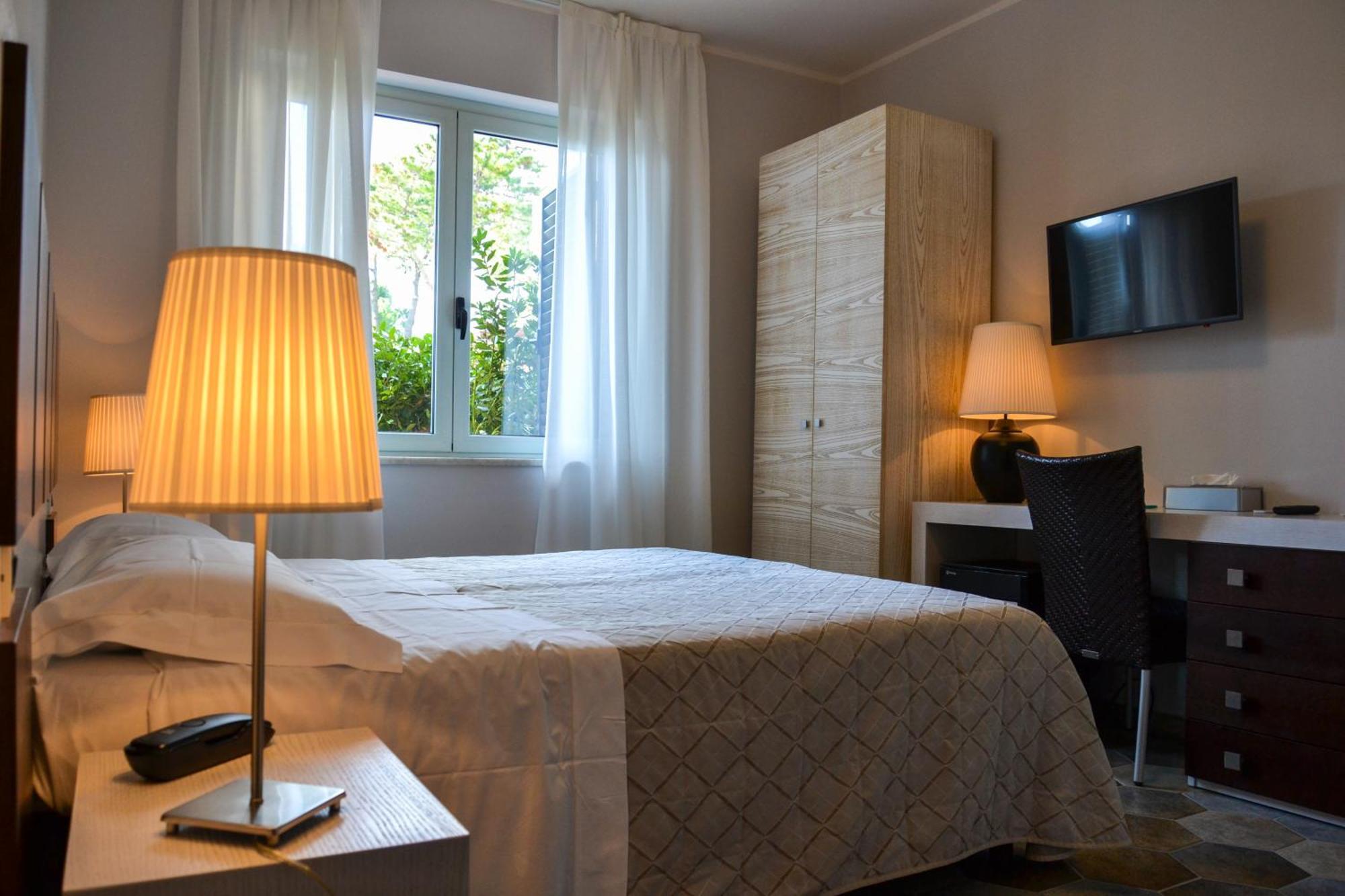 Hotel Villa Elsa مارينا دي ماسا المظهر الخارجي الصورة