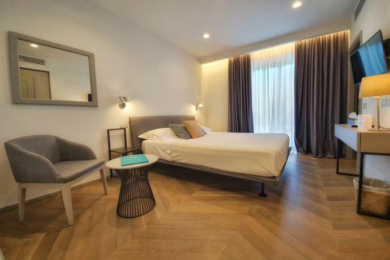 Hotel Villa Elsa مارينا دي ماسا المظهر الخارجي الصورة